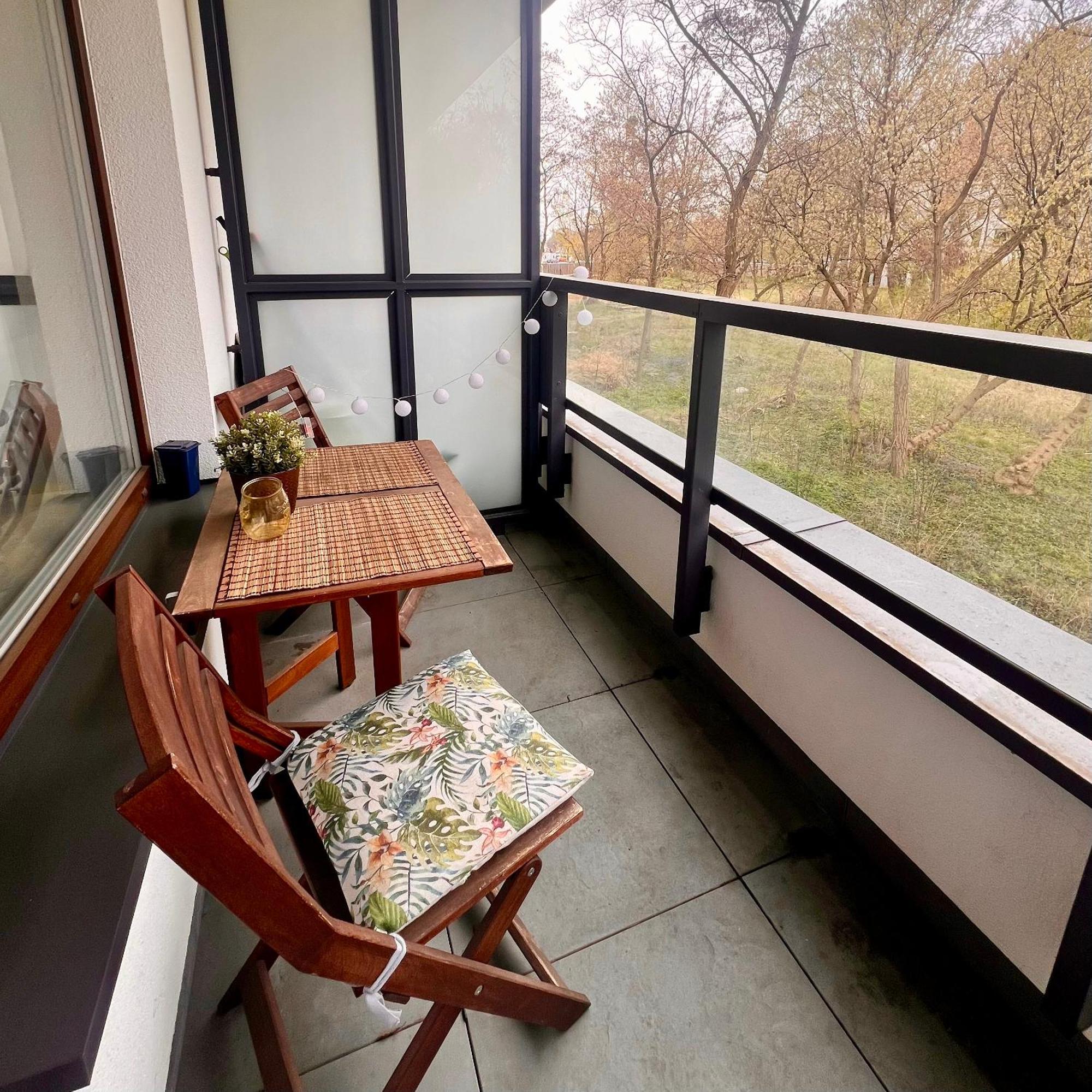 Stylowe Studio Krzemieniecka, Metro Slodowiec, Free Parking By Cosmo Spirit ワルシャワ エクステリア 写真